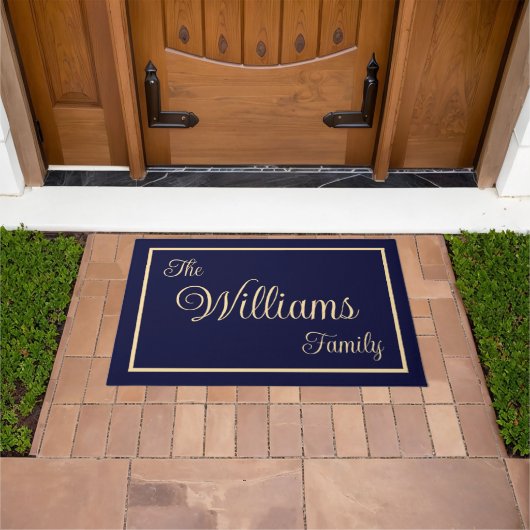 Taupe Navy Elegante Script Naam Welkomstgeschenk Deurmat (Buiten)
