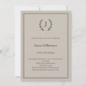 Taupe neutrale monogram krans verjaardag kaart (Voorkant)