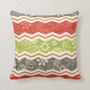 Taupe, Red, Green en Oranje Paisley Chevron Kussen