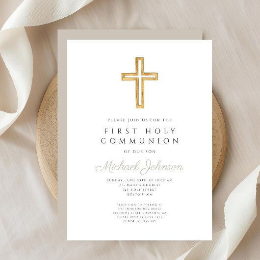 Taupe Script Religieus Kruis Jongen Eerste Communi Kaart