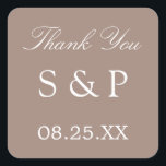 Taupe Wedding Favor Dank je Sticker<br><div class="desc">Taupe Wedding Favor Dank u Sticker,  te personaliseren gelieve met initialen van het paar en de datum van de bruiloft,  gebruikend de online verpersoonlijking sjabloon alvorens opdracht te geven tot.</div>