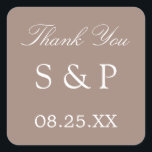 Taupe Wedding Favor Dank je Sticker<br><div class="desc">Taupe Wedding Favor Dank u Sticker,  te personaliseren gelieve met initialen van het paar en de datum van de bruiloft,  gebruikend de online verpersoonlijking sjabloon alvorens opdracht te geven tot.</div>