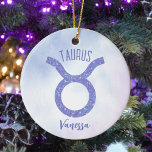 Taurus Astrologie Sign Speciaal Paars Keramisch Ornament<br><div class="desc">Deze ,  gepersonaliseerde paarse en lavender Taurus kerstversiering kenmerkt je astrologische teken van de Zodiac in een mooie glans zoals de constellaties. Pas dit schattige astrologische symbool cadeau aan met jouw naam in mooi cursief script voor iemand met een late verjaardag van April of vroege van Mei.</div>