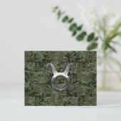 Taurus Sign on Woodland Green Digital Camouflage Briefkaart (Staand voorkant)