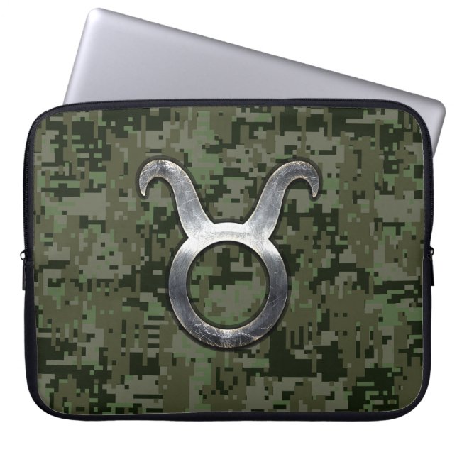 Taurus Sign on Woodland Green Digital Camouflage Laptop Sleeve (Voorkant)