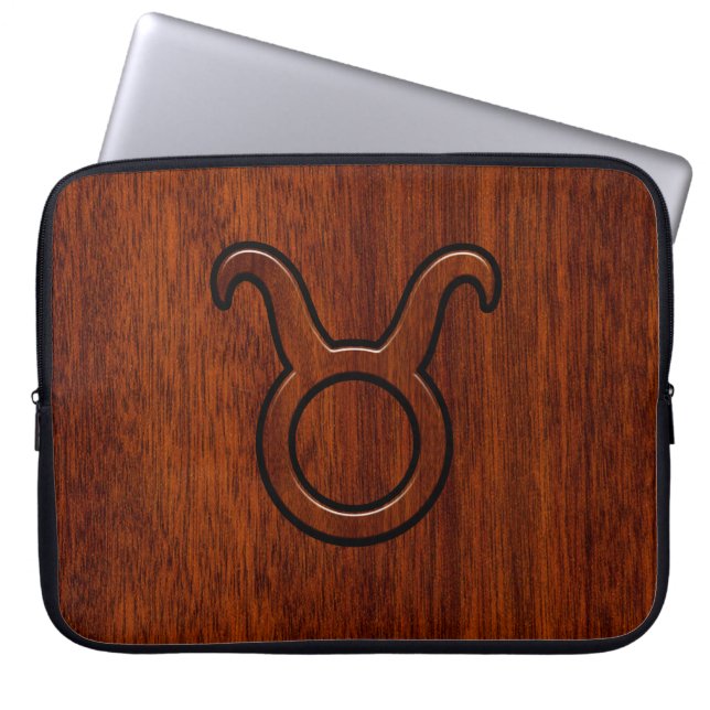 Taurus Zodiac Sign on Mahogany, zoals printen Laptop Sleeve (Voorkant)