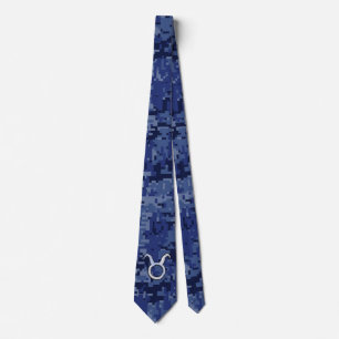 Taurus Zodiac Sign on Navy Blue Digital Camo Stropdas