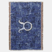 Taurus Zodiac Sign on Navy Blue Digital Camouflage Deken (Voorkant Verticaal)
