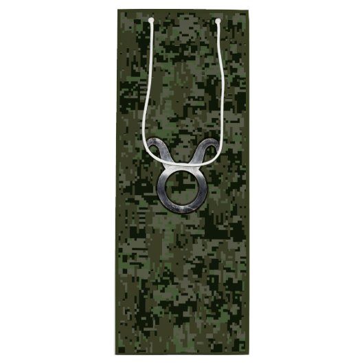 Taurus Zodiac Sign on Woodland Digital Camouflage Wijn Cadeautas (Voorkant)