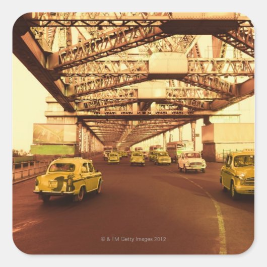 Taxi's op een brug vierkante sticker (Voorkant)