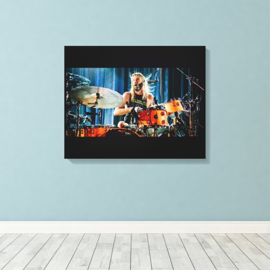 Taylor Hawkins die de drums op het Canvas drukt (Insitu (Houten vloer))