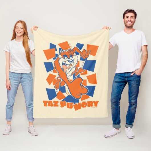 TAZ™ Hungry Smashing Through Checker Fleece Deken (In situ)