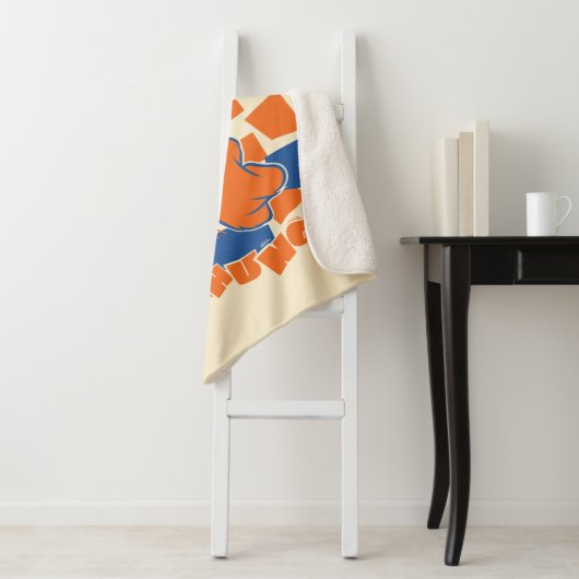 TAZ™ Hungry Smashing Through Checker Sherpa Deken (In situ)