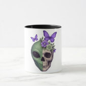 Taza blanca con diseño calavera alien y mariposa – mok (Midden)