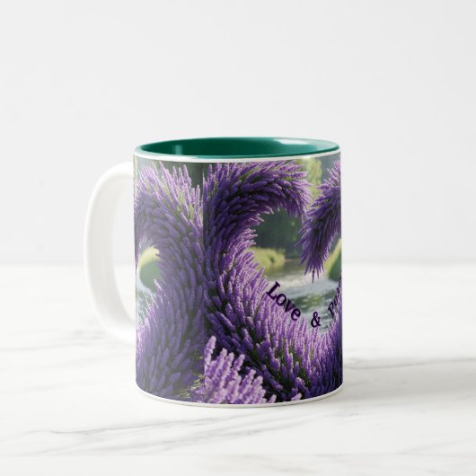 Taza con diseño de lavanda – Love and Peace  Tweekleurige Koffiemok (Voorkant links)