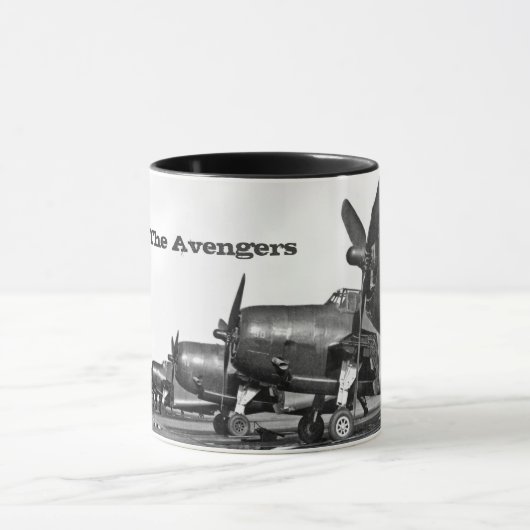 TBM's op tarmac, de Avengers Mok (Midden)