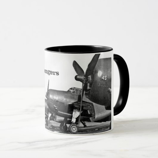 TBM's op tarmac, de Avengers Mok (Voorkant rechts)