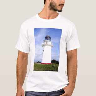 Te Araroa, Nieuw-Zeeland. Een vuurtoren geeft T-shirt