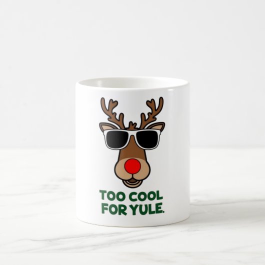 Te cool voor Yule Funny Christmas Reindeer Mok (Center)