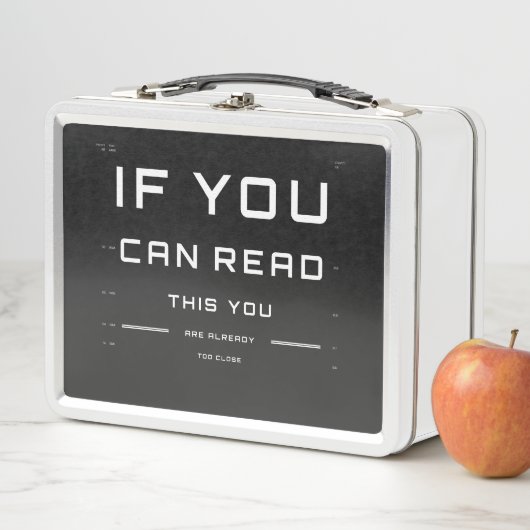 Te dicht Oogexamen op witte lunchbox (In situ)