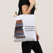 Te dol op boeken-Oude Stapel boeken met Quote Tote Bag (Dichtbij)