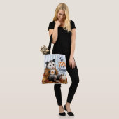 Te moe om afval te zijn tote bag (Op model)