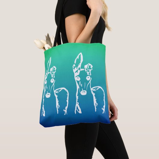 Te Schattigee witte Italiaanse windhonden Tote Bag (Dichtbij)