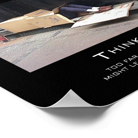 TE VEEL BUITEN DE DOOS DENKEN POSTER (Hoek)