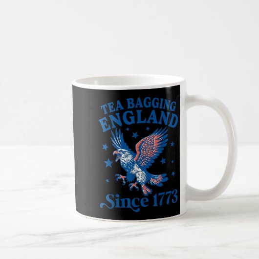 Tea Bagging England Since 1773 Patriotic Eagle 4th Koffiemok (Rechts)