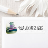 Tea-bekertjes en boeken geven adreslabel terug etiket (Insitu)