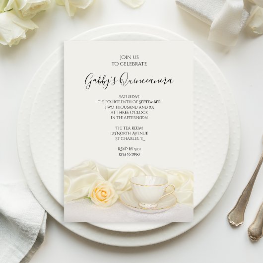 Tea Cup en White Rose Quinceanera Party Kaart