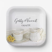 Tea Cup en Yellow Daisies Wedding Papieren Bordje (Voorkant)