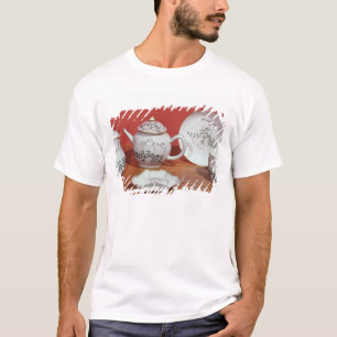 Tea-dienst aangeboden aan Carl Linnaeus T-shirt