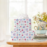 Tea Party-patroon Cadeaupapier<br><div class="desc">Het zoete theepartijpatroon wordt gedaan in waterverven blauwvintonijn,  paars en hersen met groene vlekken en theebladeren op een witte achtergrond.</div>