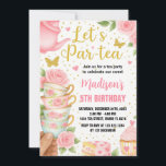 Tea Party verjaardagsuitnodiging met bijpassende t Kaart<br><div class="desc">Verdubbel de zoetheid met deze schattige verjaardagsuitnodiging voor een theefeest die is ontworpen voor tweelingmeisjes of -zussen! Met bijpassende pasteltheekopjes, bloemige illustraties en elegante details, is het perfect voor een gezamenlijk verjaardagsfeest met een theethema. Personaliseer namen, leeftijden en details van evenementen voor een charmant en gecoördineerd feest. Professioneel bedrukt op...</div>