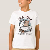 Tea Time Meow Time - Schattige kat en thee ontwerp T-shirt (Voorkant)