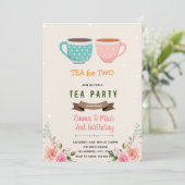 Tea voor twee verjaardagsuitnodigingen kaart (Staand voorkant)