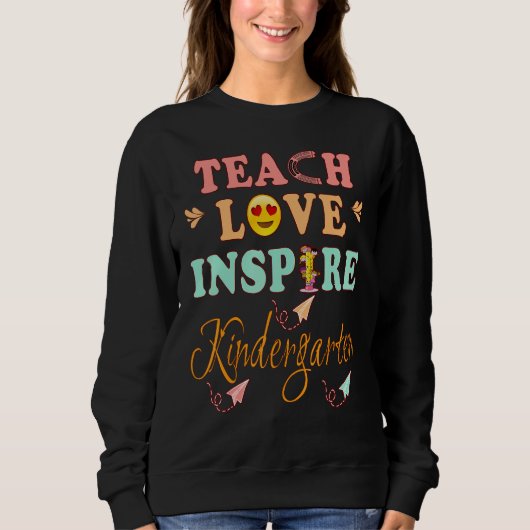 Teach Love Inspire Kindergarten History Teacher Es Trui (Voorkant)