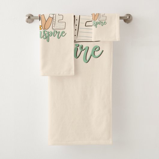 Teach Love Inspire – Schattigee schoolbenodigdhede Bad Handdoek (Insitu)