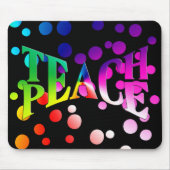 TEACH PEACE Rainbow Graphic op Polka Dots Muismat (Voorkant)