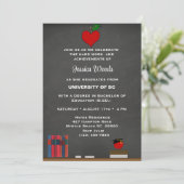 Teacher Chalkboard Heart Afstuderen Invitation Kaart (Staand voorkant)