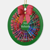 Teacher Crayon Wreath gepersonaliseerd Ornament (Links)