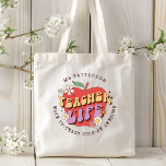 Teacher Life Wake Teach School gepersonaliseerde n Tote Bag<br><div class="desc">Teacher Life Wake Up Teach School Personalized Name Canvas tassen heeft een rode appel versierd met groovy bloemetjes met de retro tekst "lerarenleven" met de tekst "Wake up, teach kinder, be geweldige" hieronder in de hedendaagse scripttypografie en gepersonaliseerd met uw aangepaste naam. Ideaal voor uw favoriete docent voor de waardering...</div>