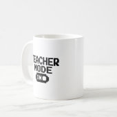 "Teacher Mode aan" Teacher Appreciation Coffee Mok (Voorkant links)