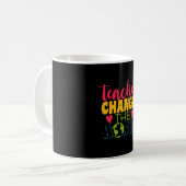 Teacher's Day Teacher verander de wereld Koffiemok (Voorkant links)