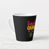 Teacher's Day Teacher verander de wereld Latte Mok (Linkerhoek)