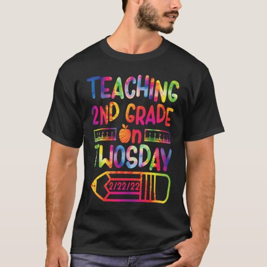 Teaching 2nd Grade on Twosday 2222022 T-shirt (Voorkant)