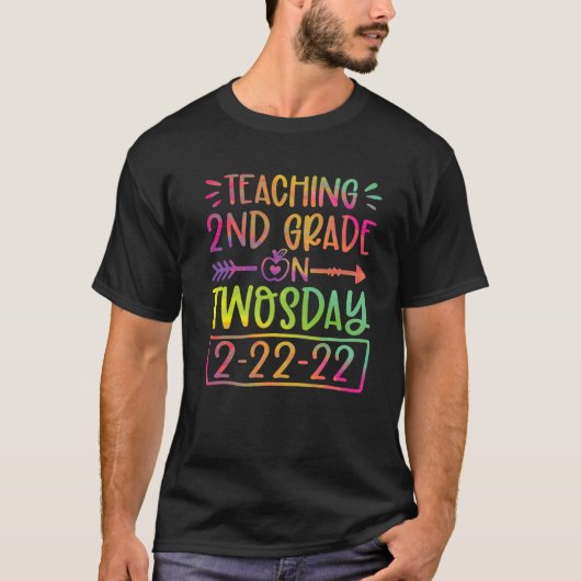 Teaching 2Nd Grade On Twosday 2/22/2022 Funny Math T-shirt (Voorkant)