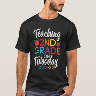 Teaching 2Nd Grade On Twosday 2-22-22 February 22N T-shirt