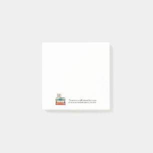 Teacup op stapel boeken notitie post-it® notes